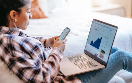 How can beginners trade in the Derivatives Market?